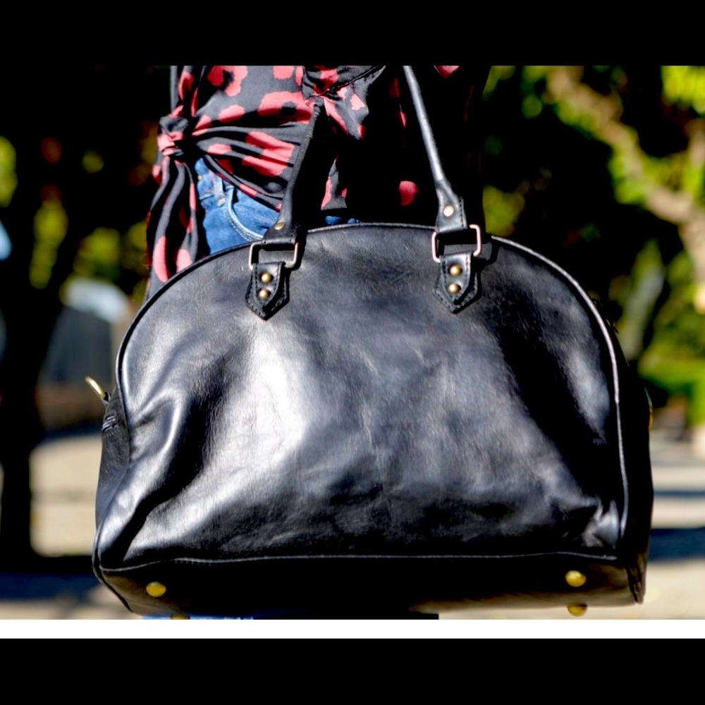 Leather travel bag